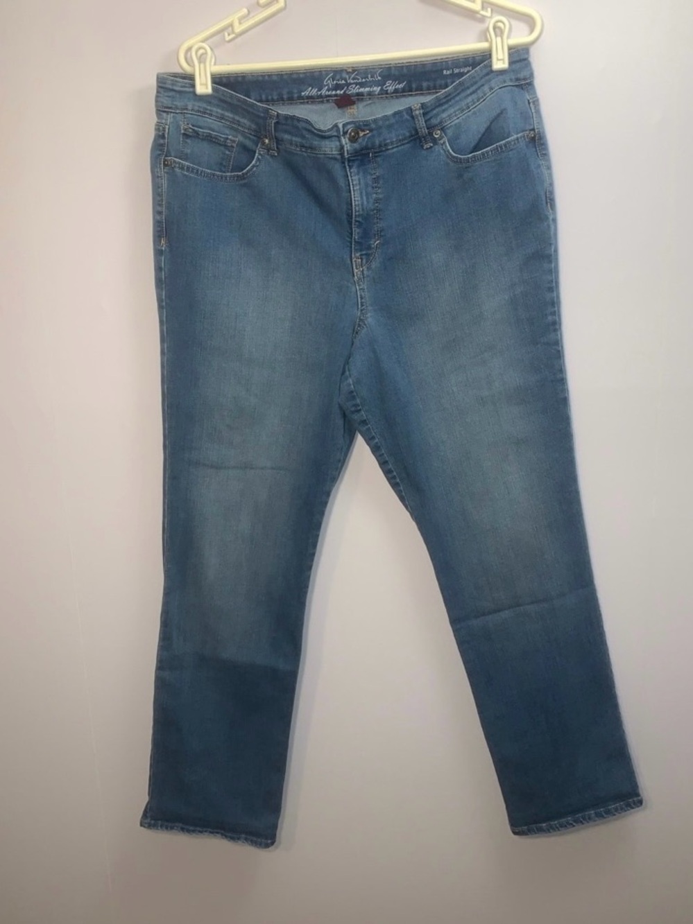 Gloria Vanderbilt All Around Slimming Effect Jeans Size 16